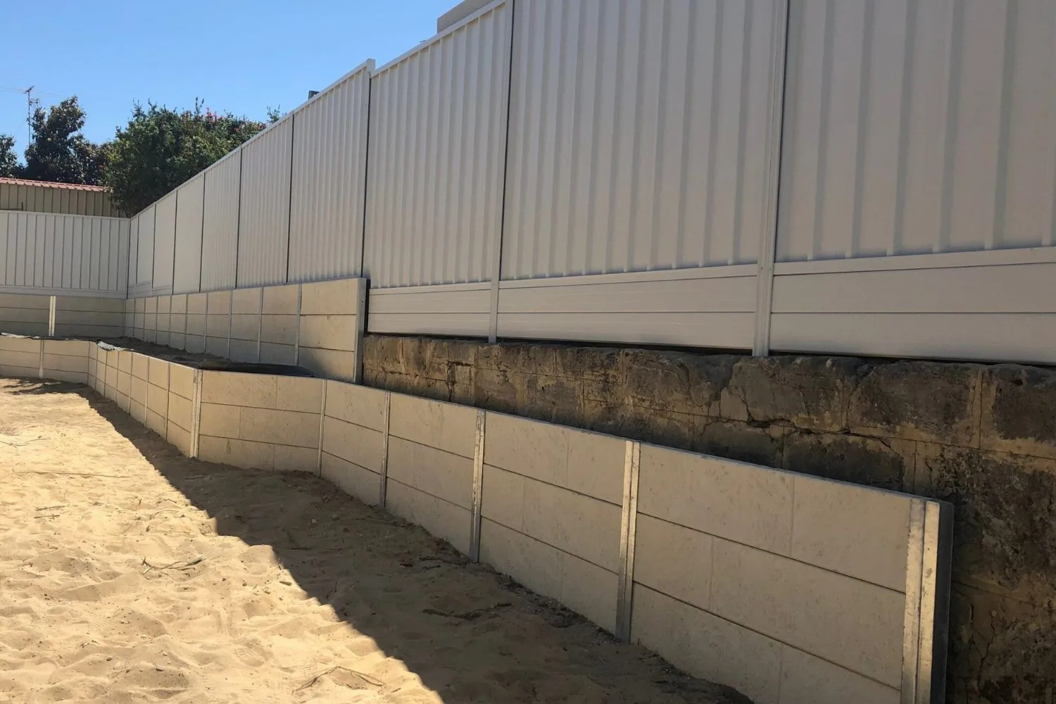 Concrete sleeper retaining wall