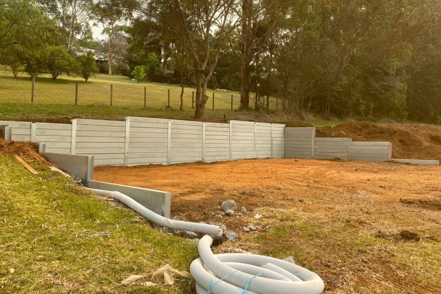 Concrete sleeper retaining wall