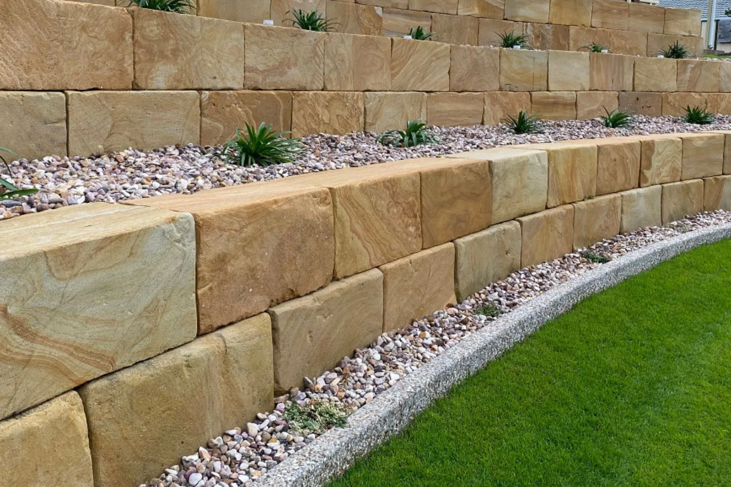 Sandstone retaining wall